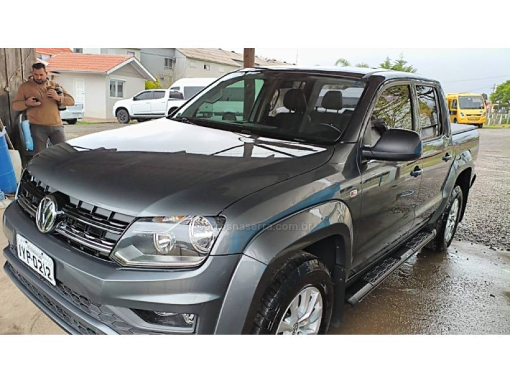 VOLKSWAGEN - AMAROK - 2017/2018 - Cinza - R$ 112.000,00