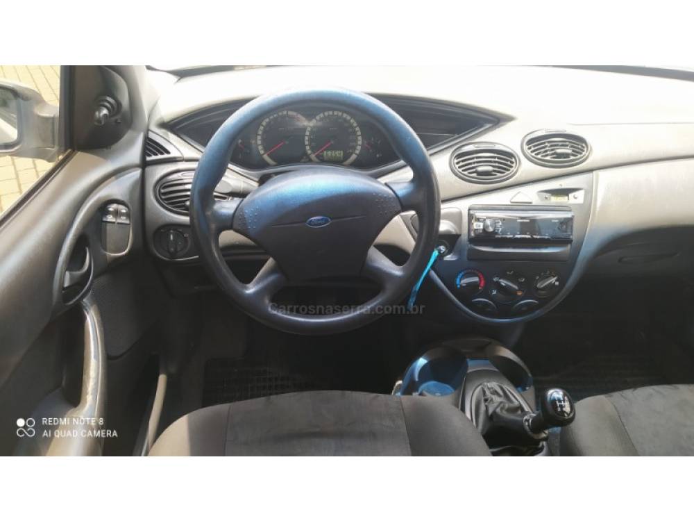 FORD - FOCUS - 2008/2009 - Prata - R$ 26.800,00