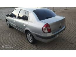 RENAULT - CLIO - 2004/2005 - Prata - R$ 15.800,00