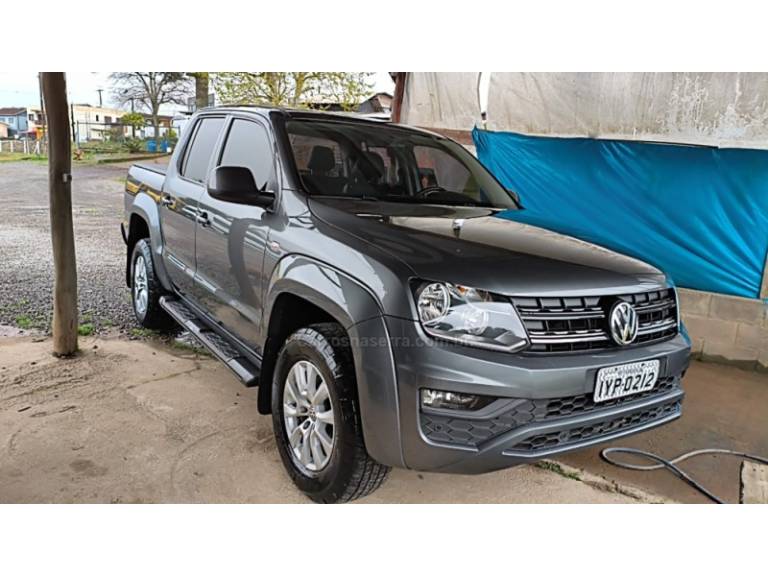 VOLKSWAGEN - AMAROK - 2017/2018 - Cinza - R$ 112.000,00