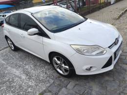 FORD - FOCUS - 2013/2014 - Branca - R$ 44.800,00