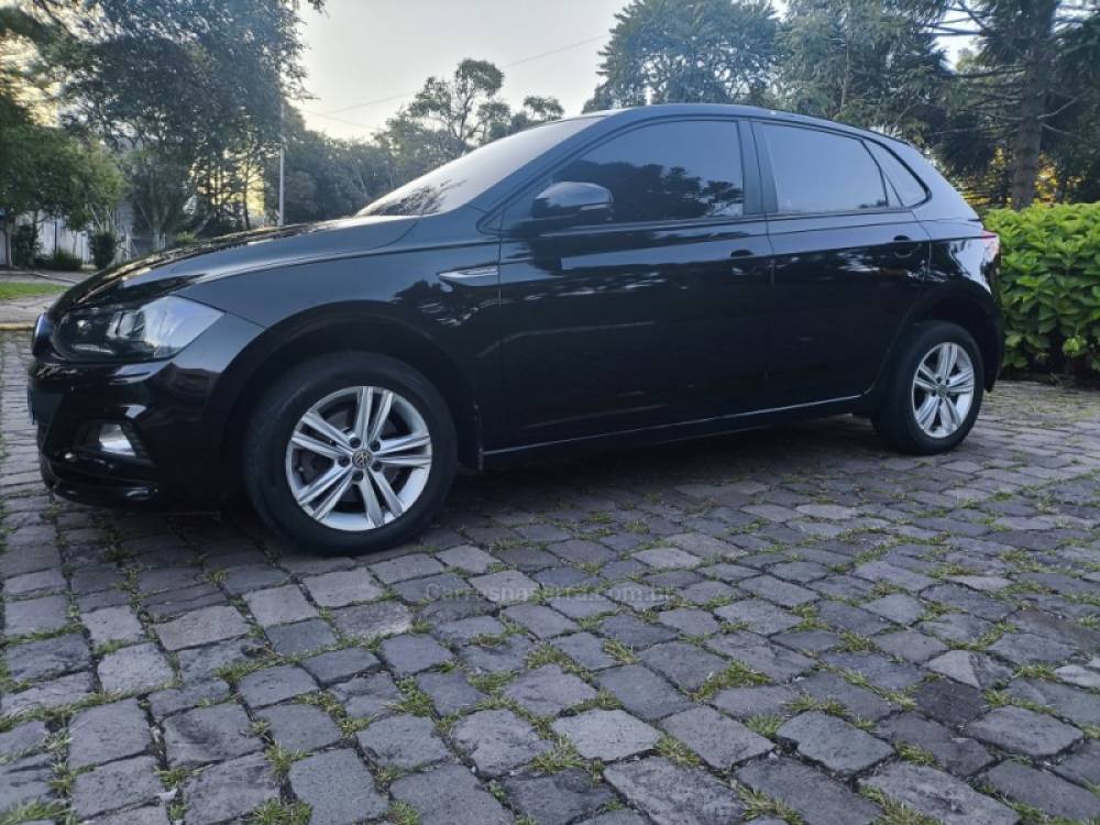 VOLKSWAGEN - POLO - 2017/2018 - Preta - R$ 63.800,00