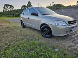 CHEVROLET - CORSA - 2004/2005 - Prata - R$ 20.500,00