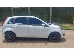 FORD - FIESTA - 2013/2014 - Branca - R$ 38.800,00