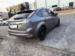 FORD - FOCUS - 2011/2012 - Cinza - R$ 44.800,00