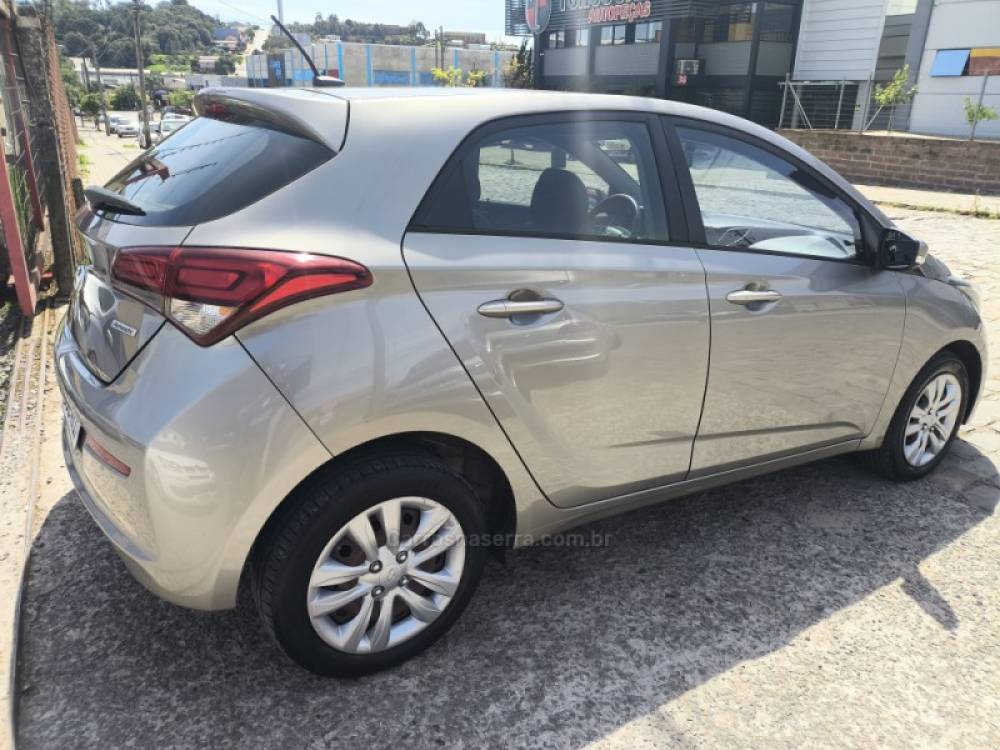 HYUNDAI - HB20 - 2018/2019 - Dourada - R$ 64.800,00
