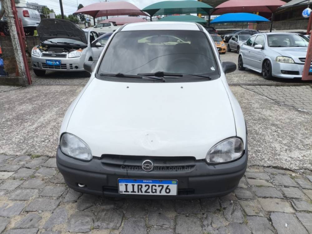 CHEVROLET - CORSA - 1998/1999 - Branca - R$ 13.500,00