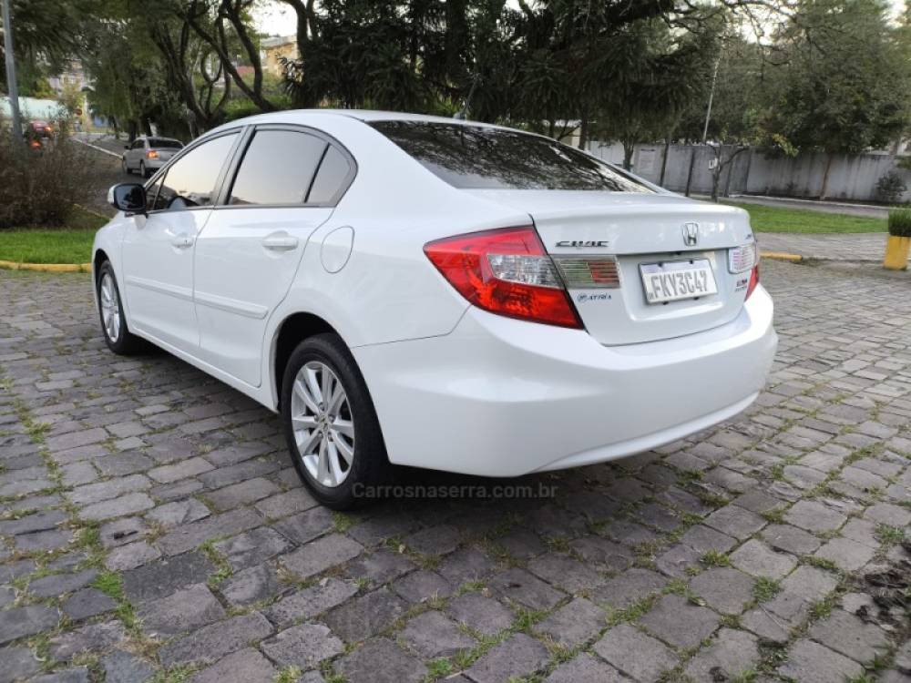 HONDA - CIVIC - 2013/2014 - Branca - R$ 65.800,00