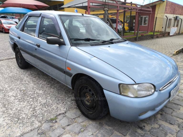 FORD - ESCORT - 1998/1998 - Azul - R$ 8.600,00