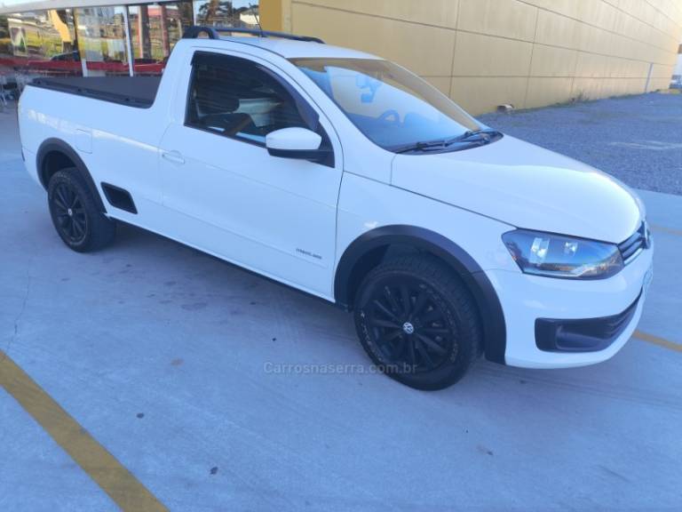 VOLKSWAGEN - SAVEIRO - 2013/2014 - Branca - R$ 47.800,00
