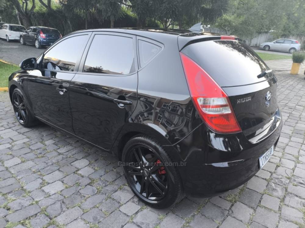 HYUNDAI - I30 - 2011/2012 - Preta - R$ 45.800,00