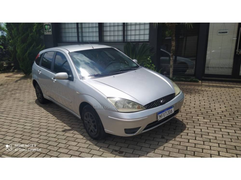 FORD - FOCUS - 2008/2009 - Prata - R$ 26.800,00