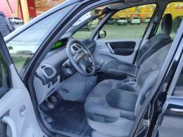 CITROËN - XSARA PICASSO - 2006/2007 - Preta - R$ 17.900,00