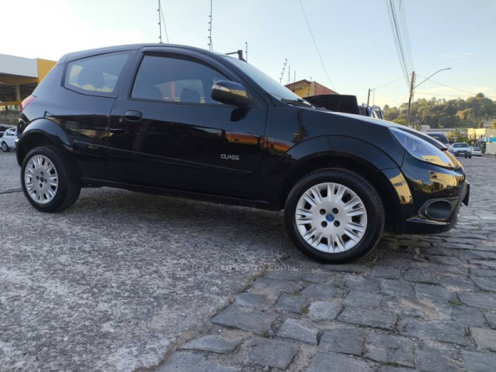 FORD - KA - 2012/2013 - Preta - R$ 23.800,00