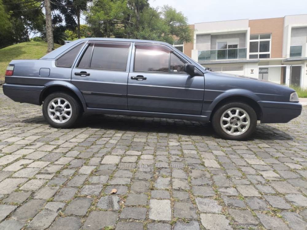 VOLKSWAGEN - SANTANA - 1996/1997 - Cinza - R$ 18.800,00