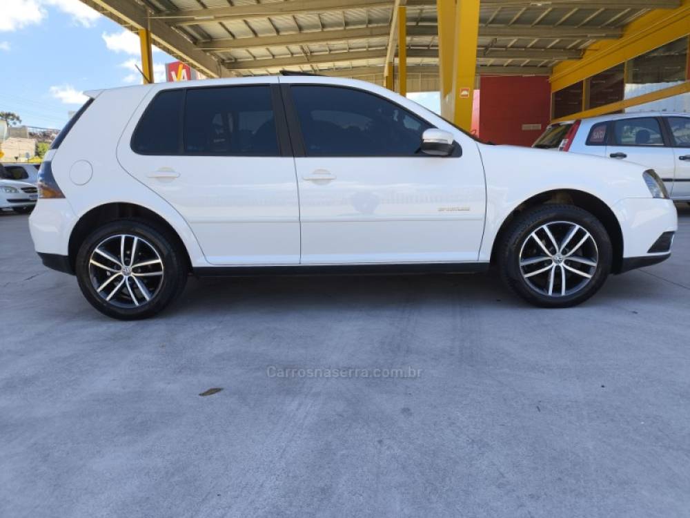 VOLKSWAGEN - GOLF - 2012/2013 - Branca - R$ 60.800,00