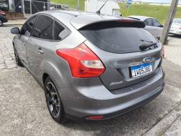 FORD - FOCUS - 2014/2015 - Cinza - R$ 48.900,00