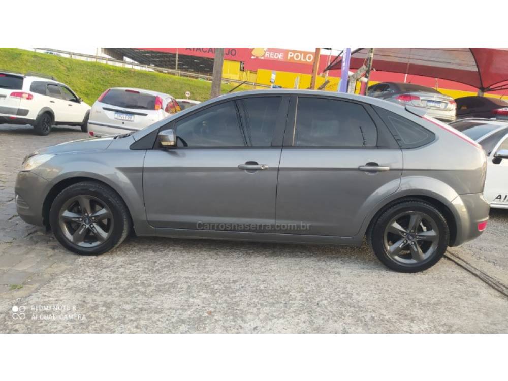 FORD - FOCUS - 2011/2012 - Cinza - R$ 35.800,00