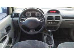 RENAULT - CLIO - 2004/2005 - Prata - R$ 15.800,00