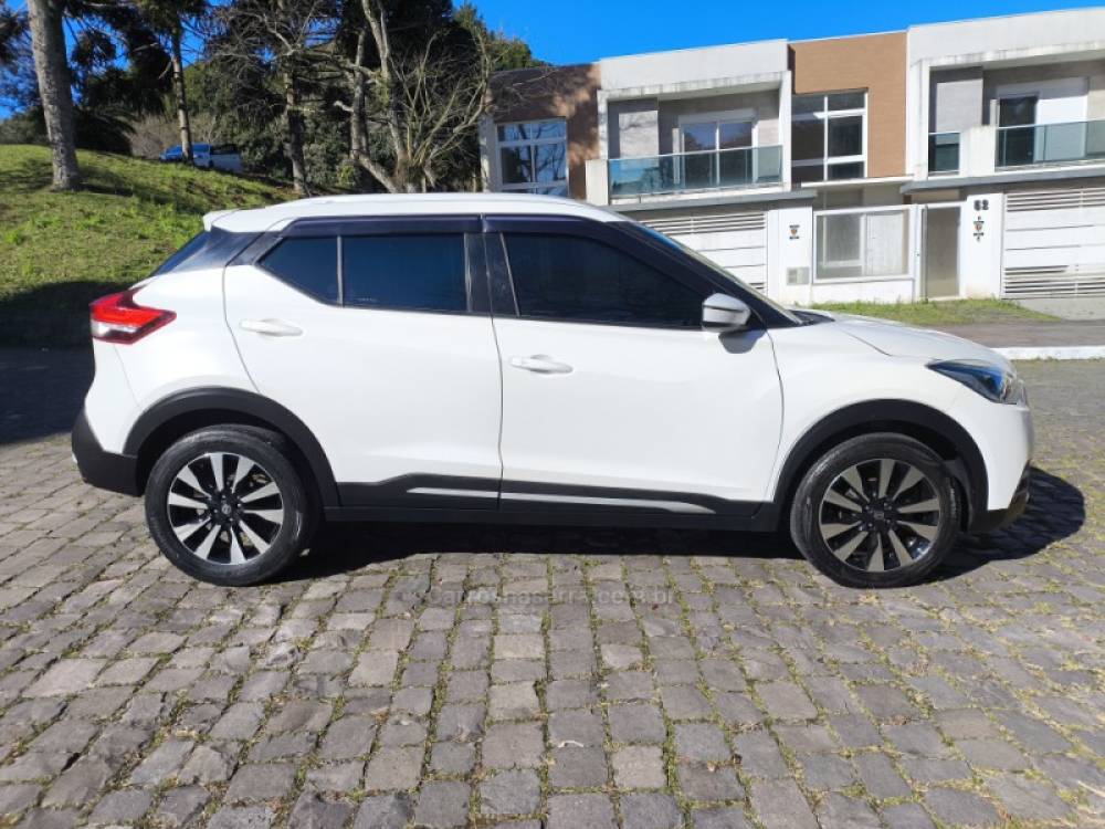 NISSAN - KICKS - 2019/2020 - Branca - Sob Consulta
