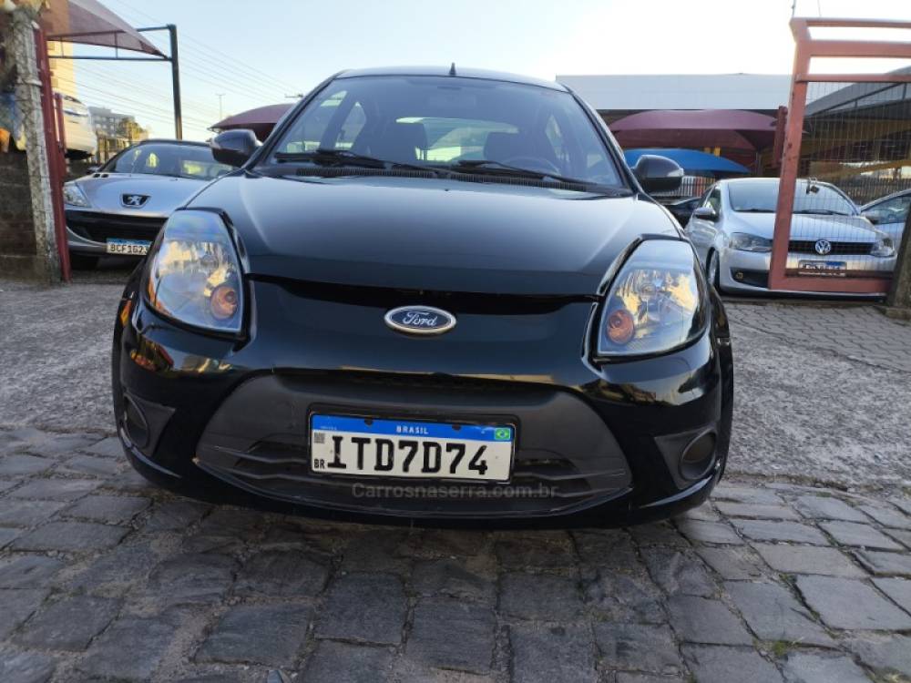 FORD - KA - 2012/2013 - Preta - R$ 23.800,00