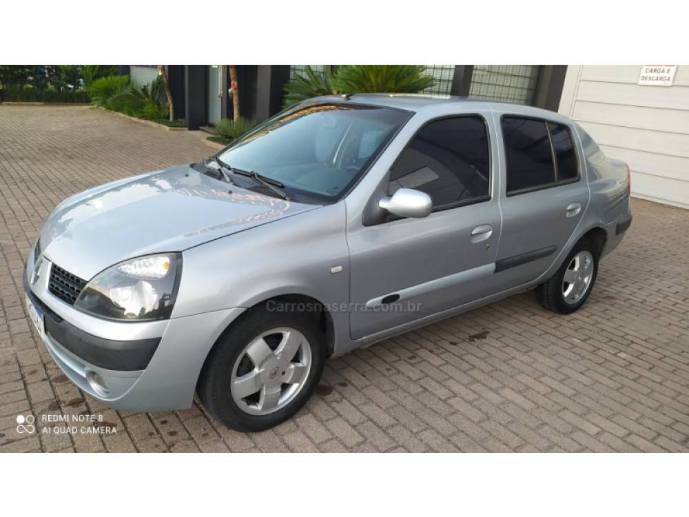 RENAULT - CLIO - 2004/2005 - Prata - R$ 15.800,00