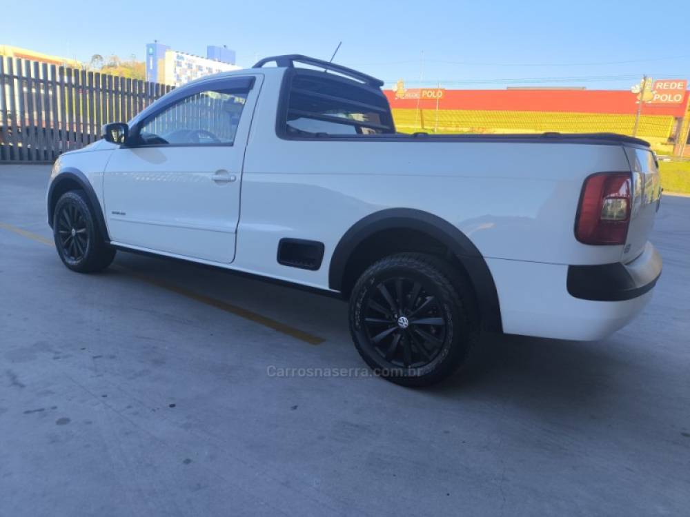 VOLKSWAGEN - SAVEIRO - 2013/2014 - Branca - R$ 47.800,00
