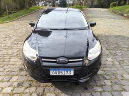 FORD - FOCUS - 2013/2014 - Preta - R$ 46.800,00