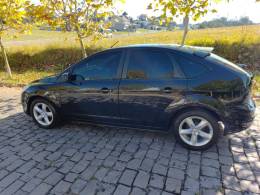 FORD - FOCUS - 2011/2012 - Preta - R$ 41.900,00