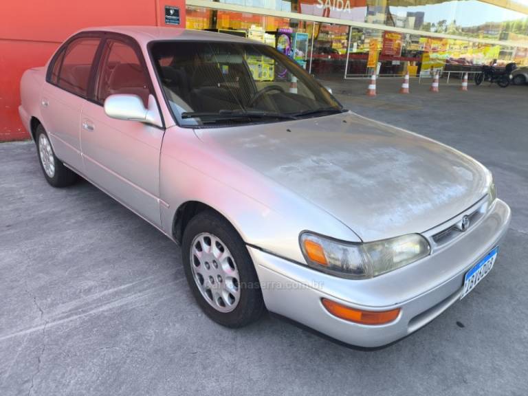 TOYOTA - COROLLA - 1994/1994 - Prata - R$ 16.800,00