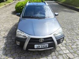 TOYOTA - ETIOS - 2014/2015 - Cinza - R$ 44.800,00