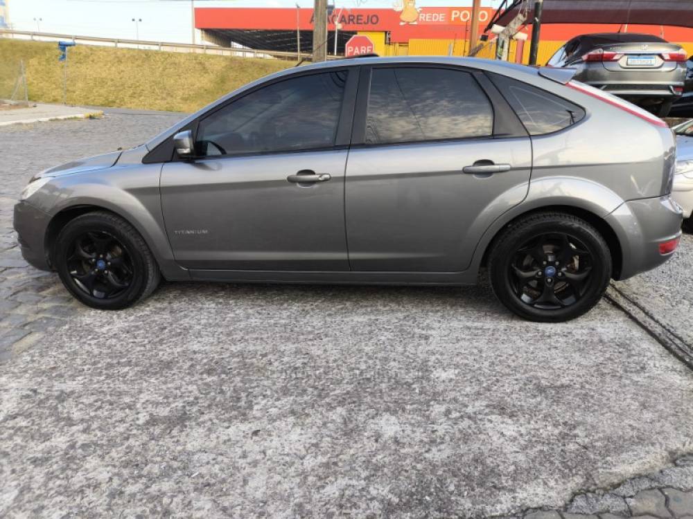 FORD - FOCUS - 2011/2012 - Cinza - R$ 44.800,00