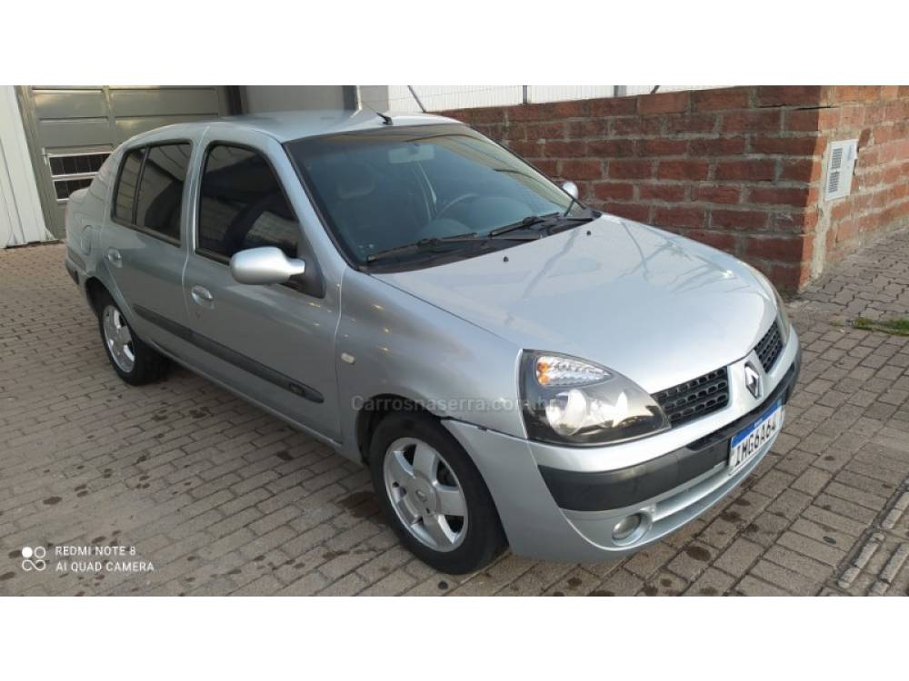 RENAULT - CLIO - 2004/2005 - Prata - R$ 15.800,00