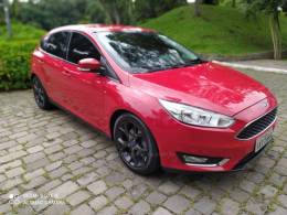 FORD - FOCUS - 2016/2017 - Vermelha - R$ 66.800,00