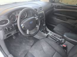 FORD - FOCUS - 2011/2012 - Branca - R$ 41.800,00