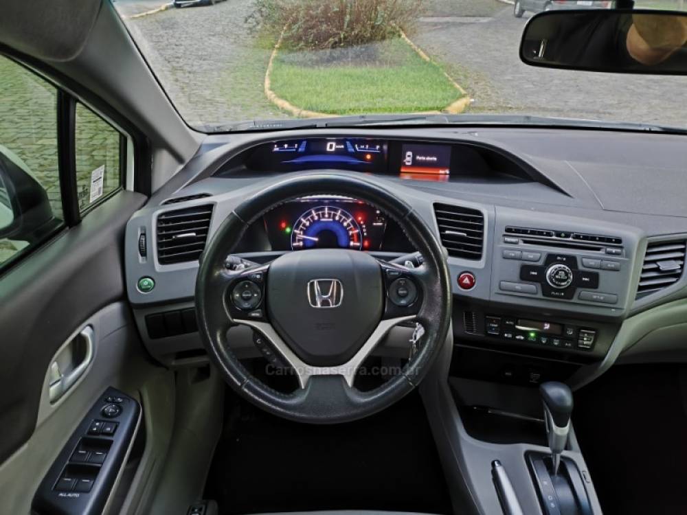 HONDA - CIVIC - 2013/2014 - Branca - R$ 65.800,00