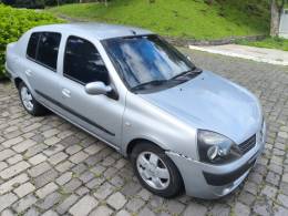 RENAULT - CLIO - 2004/2005 - Prata - R$ 14.800,00