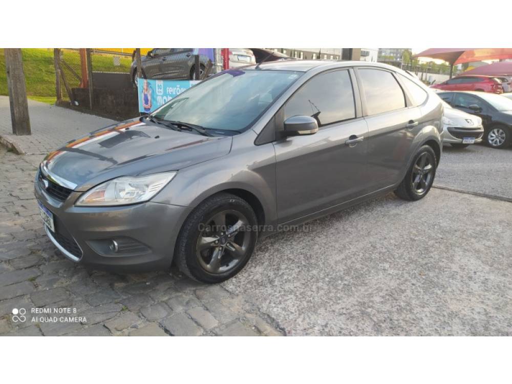 FORD - FOCUS - 2011/2012 - Cinza - R$ 35.800,00