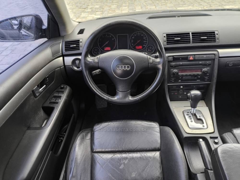 AUDI - A4 - 2002/2003 - Preta - R$ 27.800,00