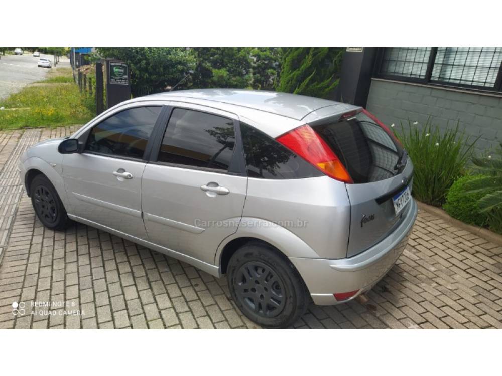 FORD - FOCUS - 2008/2009 - Prata - R$ 26.800,00