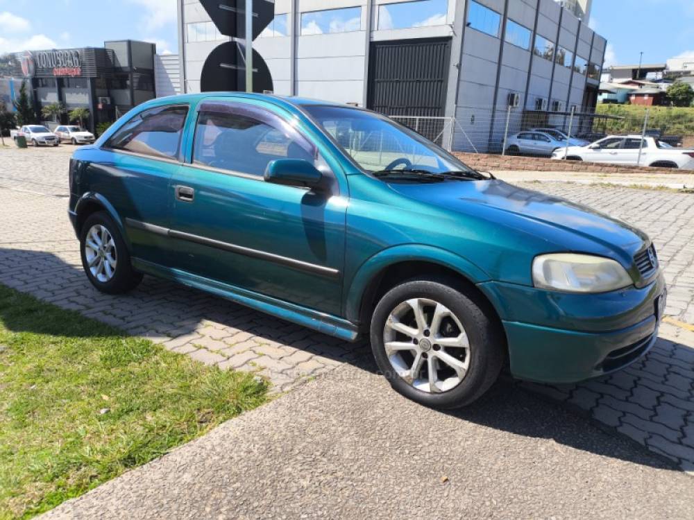 CHEVROLET - ASTRA - 1998/1999 - Verde - R$ 12.800,00