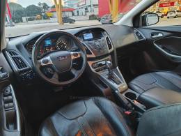 FORD - FOCUS - 2014/2015 - Preta - R$ 51.900,00