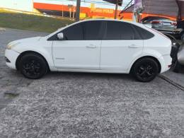 FORD - FOCUS - 2011/2012 - Branca - R$ 46.000,00