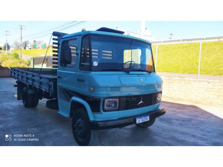 MERCEDES-BENZ - 608 - 1971/1972 - Azul - R$ 55.900,00