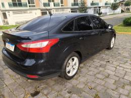FORD - FOCUS - 2013/2014 - Preta - R$ 46.800,00