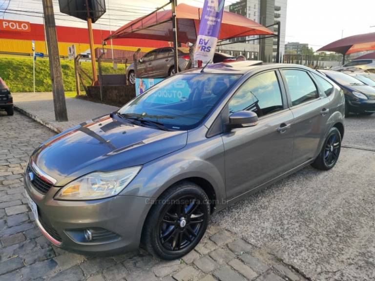 FORD - FOCUS - 2009/2009 - Cinza - R$ 39.900,00