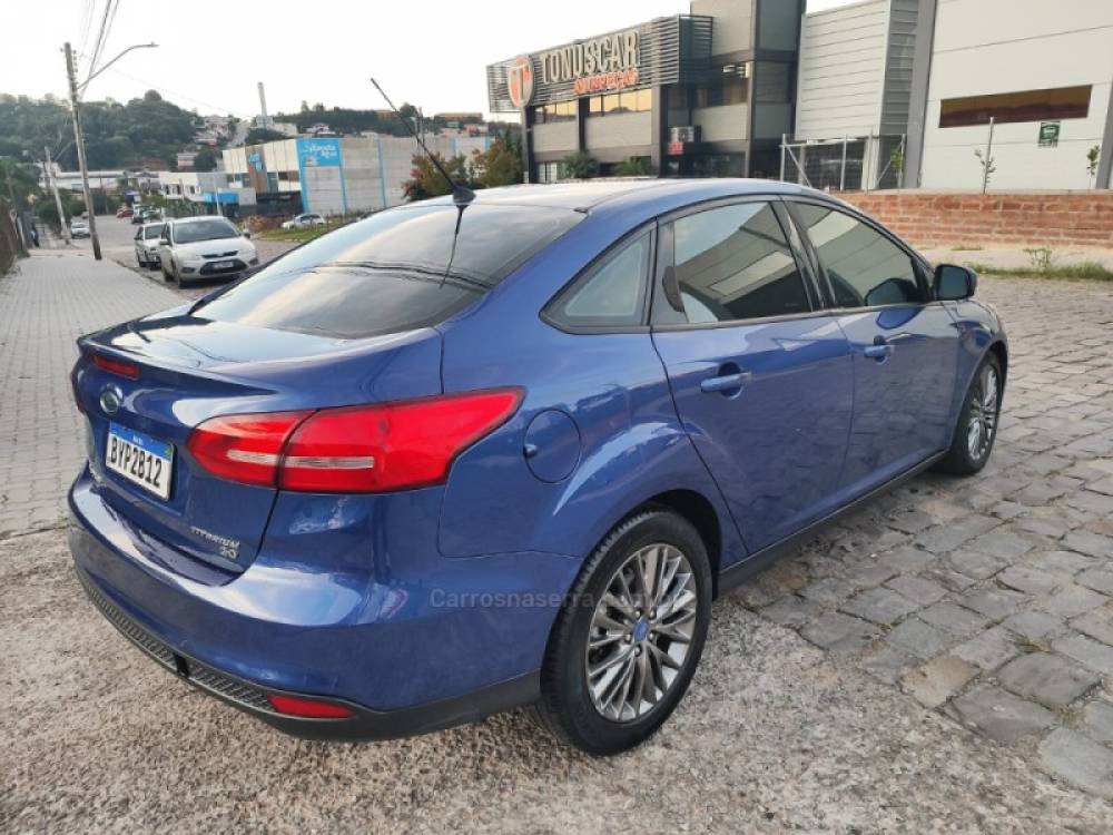 FORD - FOCUS - 2016/2017 - Azul - R$ 58.900,00