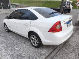 FORD - FOCUS - 2011/2012 - Branca - R$ 45.000,00