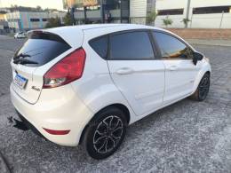 FORD - FIESTA - 2014/2015 - Branca - R$ 39.900,00