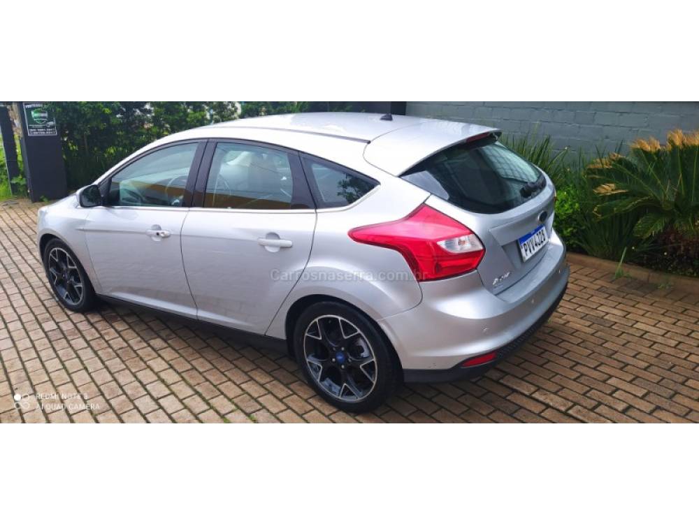 FORD - FOCUS - 2014/2015 - Prata - R$ 53.000,00